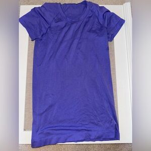 Women's lululemon swiftly tech 2.0 short sleeve size 6 wild indigo